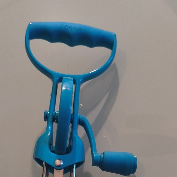 Hand Mixer - Picture 3 of 4